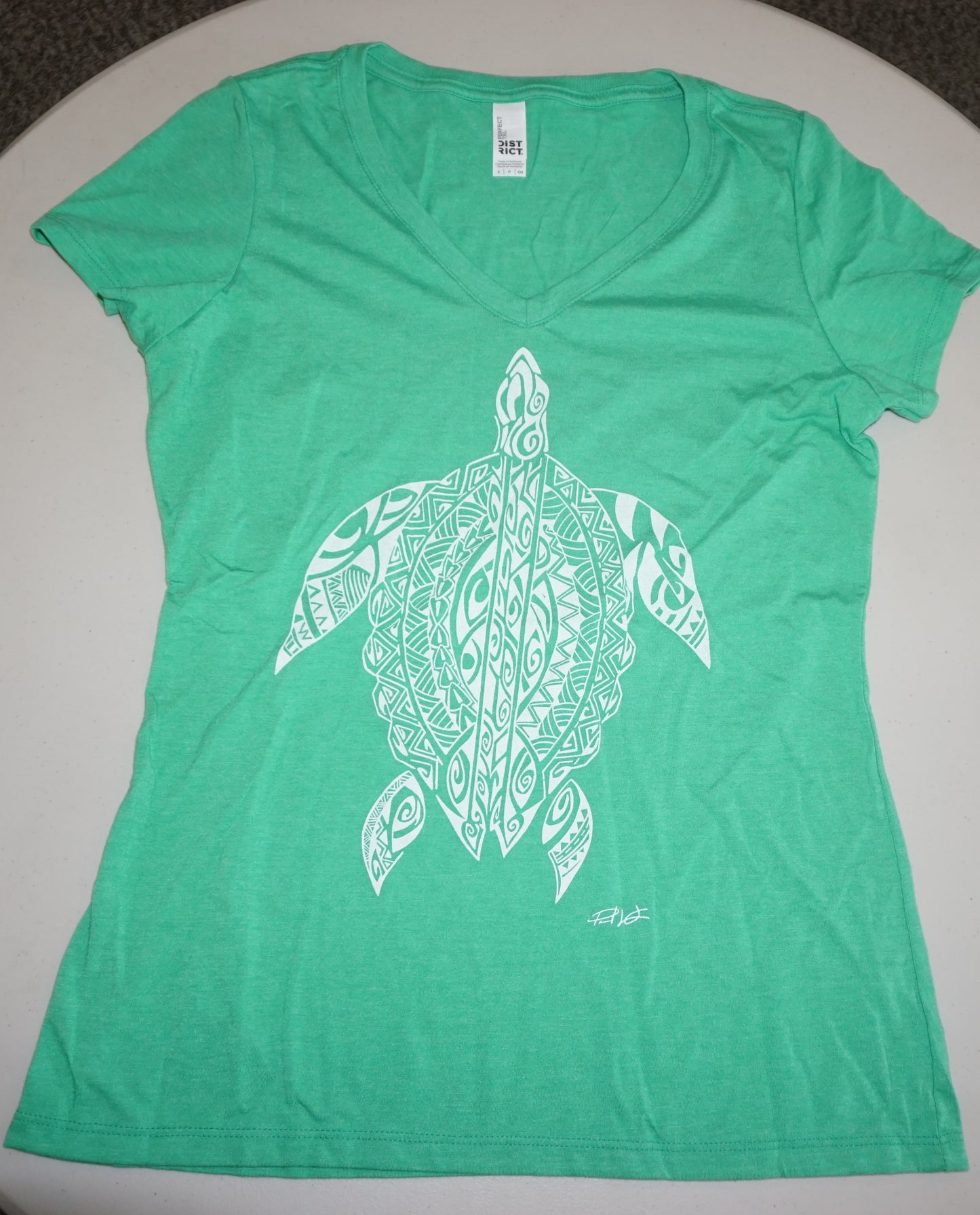 Short Sheeve V-neck T-Shirt - Turtle Design