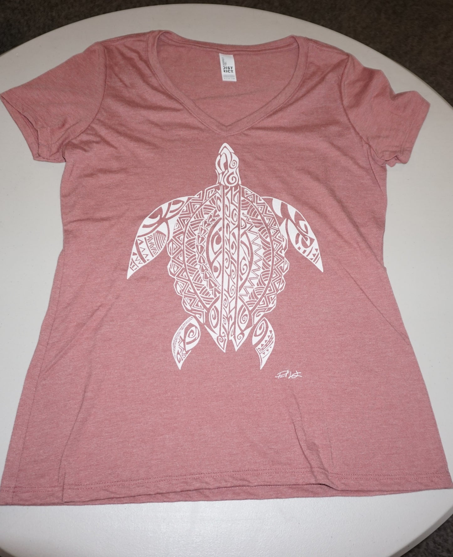 Short Sheeve V-neck T-Shirt - Turtle Design
